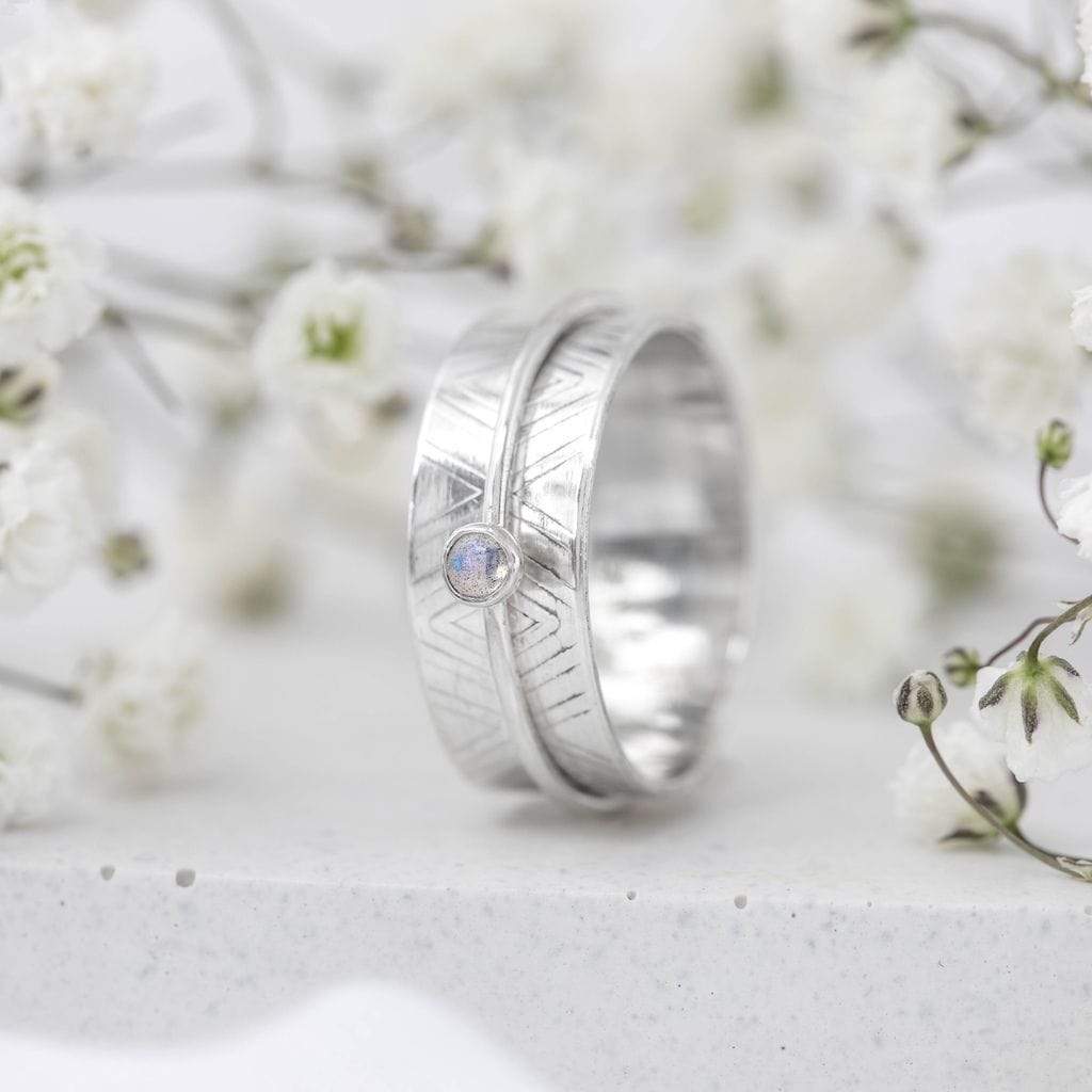 Spinner clearance wedding rings